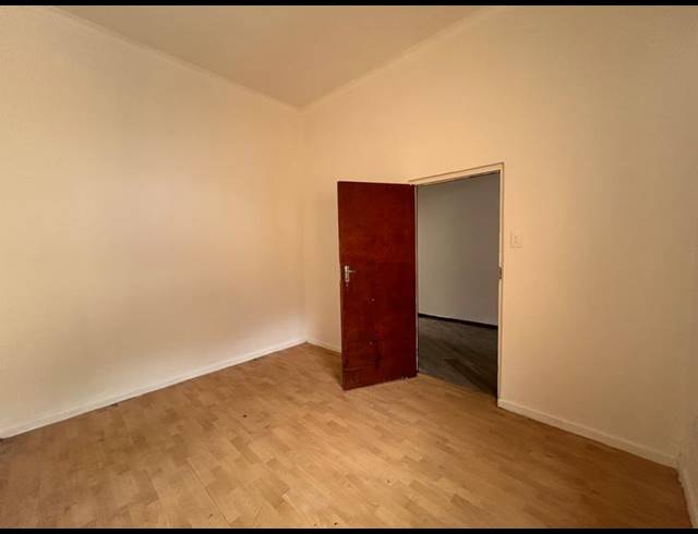 2 BEDROOM PROPERTY TO RENT IN WOODSTOCK